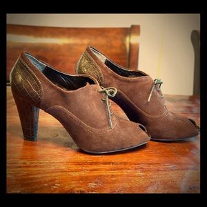 Suede Heels w Faux Alligator Trim